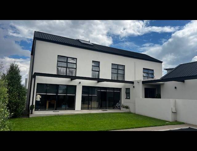 4 BEDROOM PROPERTY TO RENT IN MIDSTREAM RIDGE